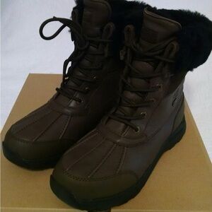 UGG Boots Waterproof Size 9